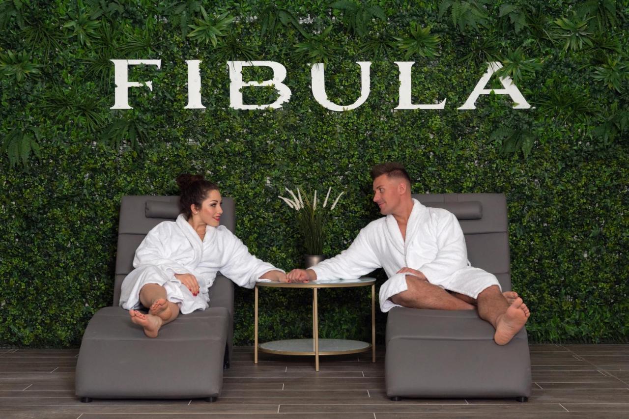 Fibula & Wellness - Adults Only Pecs